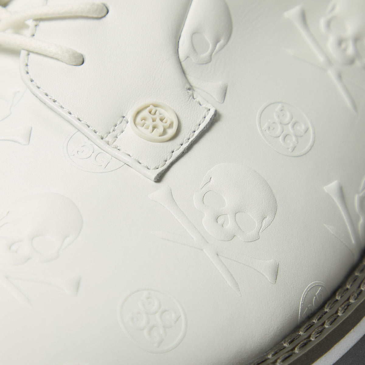 G/FORE GALLIVANTER EMBOSSED SKULL & TEES LEATHER GOLF SHOE