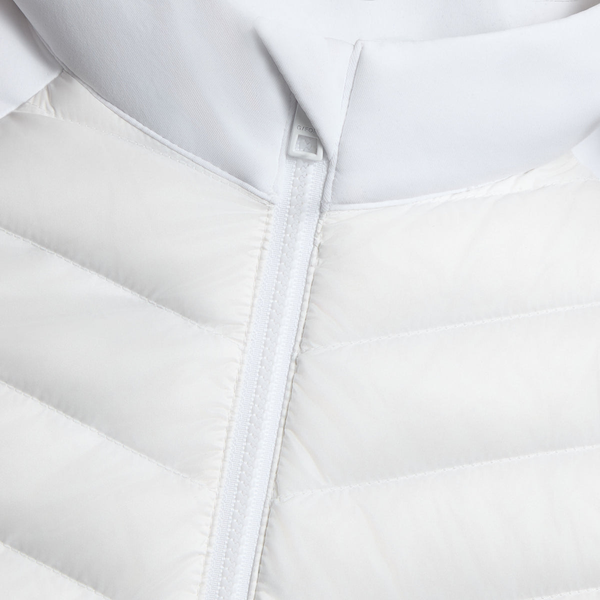 G/FORE V-DOWN QUILTED HYBRID JACKET